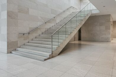 Escadas em Mármore ou Granito (retas e espiraladas)