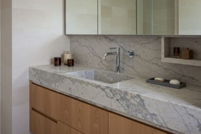 Pias e Lavatórios para Banheiros em Mármore e Granito